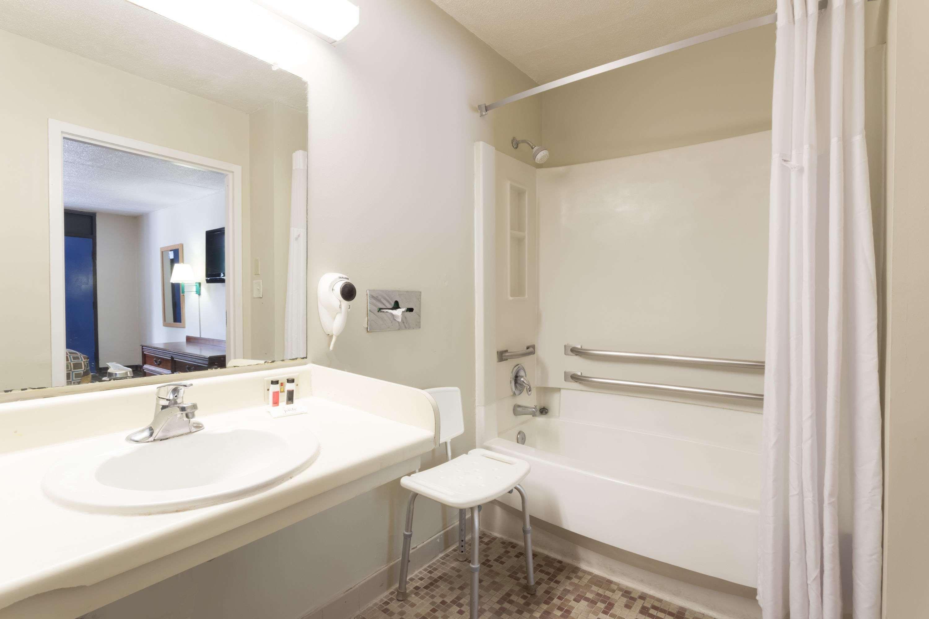 Travelodge By Wyndham Savannah Area/Richmond Hill Exteriér fotografie