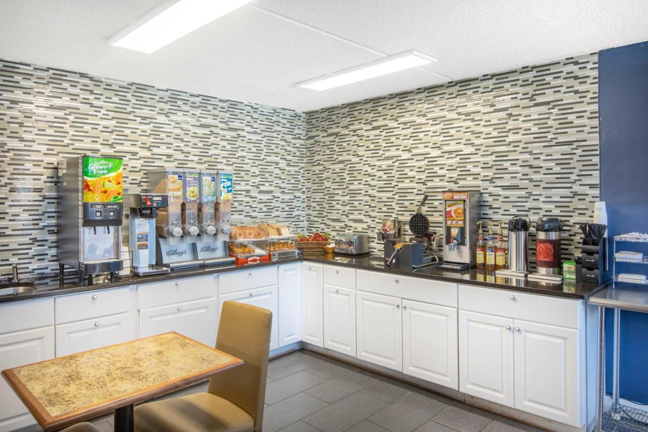 Travelodge By Wyndham Savannah Area/Richmond Hill Exteriér fotografie